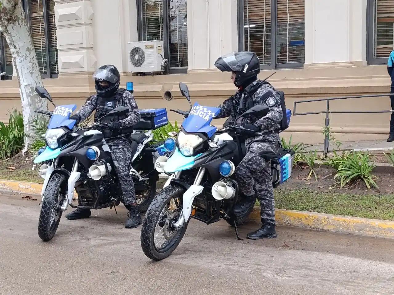 motos policiales que mandó provincia las dos que quedan en san pedro