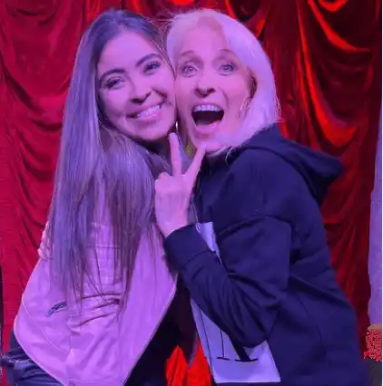 Mayvir con su coach Yuri en The Voice Chile. Foto Instagram