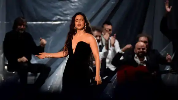 Rosalía y Jeremy Allen White ya no esconden su amor