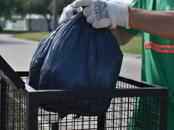 Recolección de residuos de patio para los vecinos del sector 1