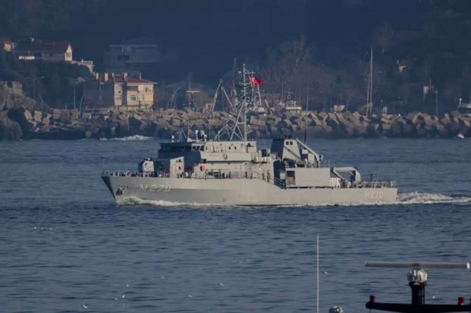 Turquía detona otra mina naval en el Mar Negro