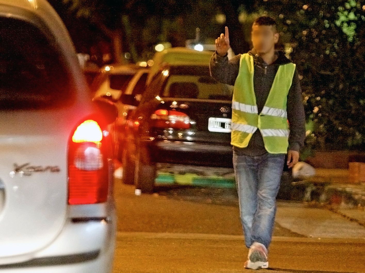 Aprehendieron a un “Cuidacoches” que exigía 200 pesos para estacionar