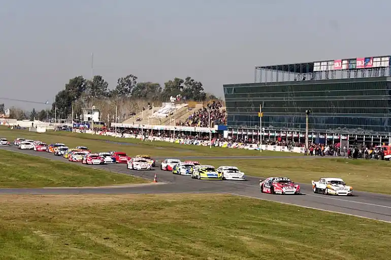 Turismo Carretera: AFIP y Prefectura allanan el autódromo de La Plata