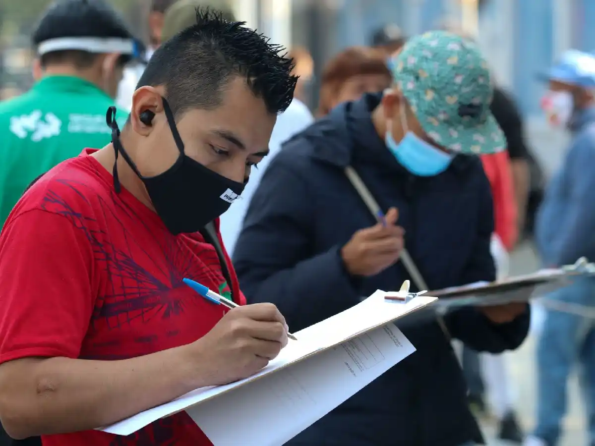 A casi el 80% de los jóvenes les resulta difícil encontrar empleo, según encuesta privada