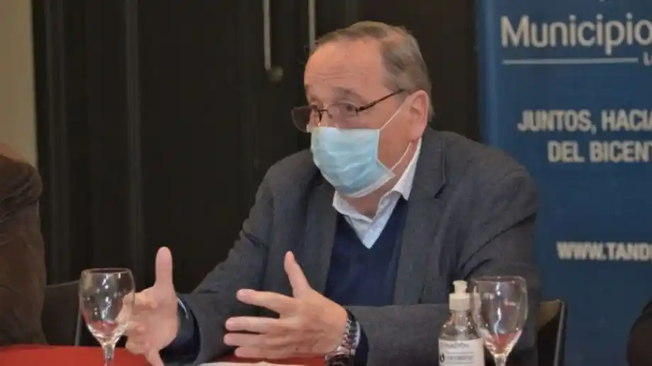 Lunghi enojado por los casos en Tandil: "¡Qué les cuesta ponerse un barbijo y mantener la distancia, no seamos estúpidos"