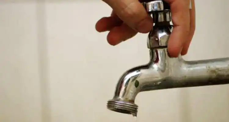 Buena parte de San Pedro sin agua por rotura en un caño maestro