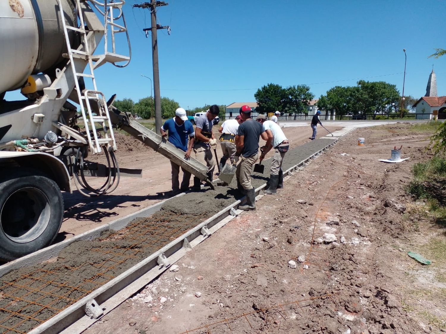 Cordón Cuneta en el acceso al Crematorio