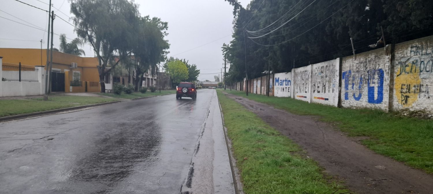 Martes con pronóstico de lluvias y tormentas: rigen alertas amarillo y naranja