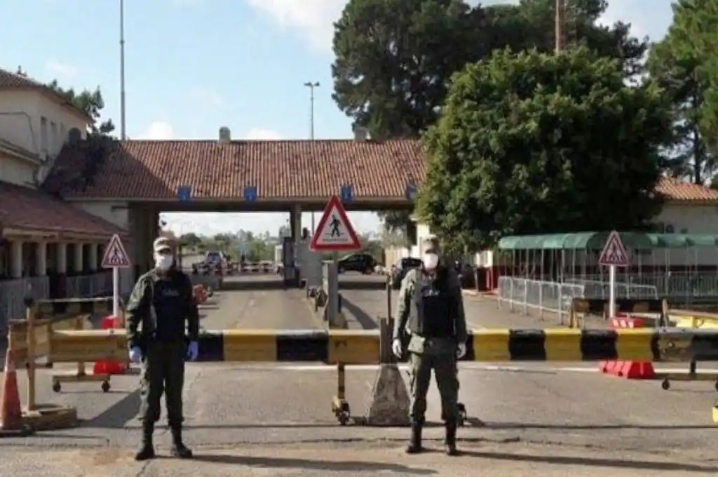 Ordenan el ingreso al país de argentinos varados en Paso de los Libres