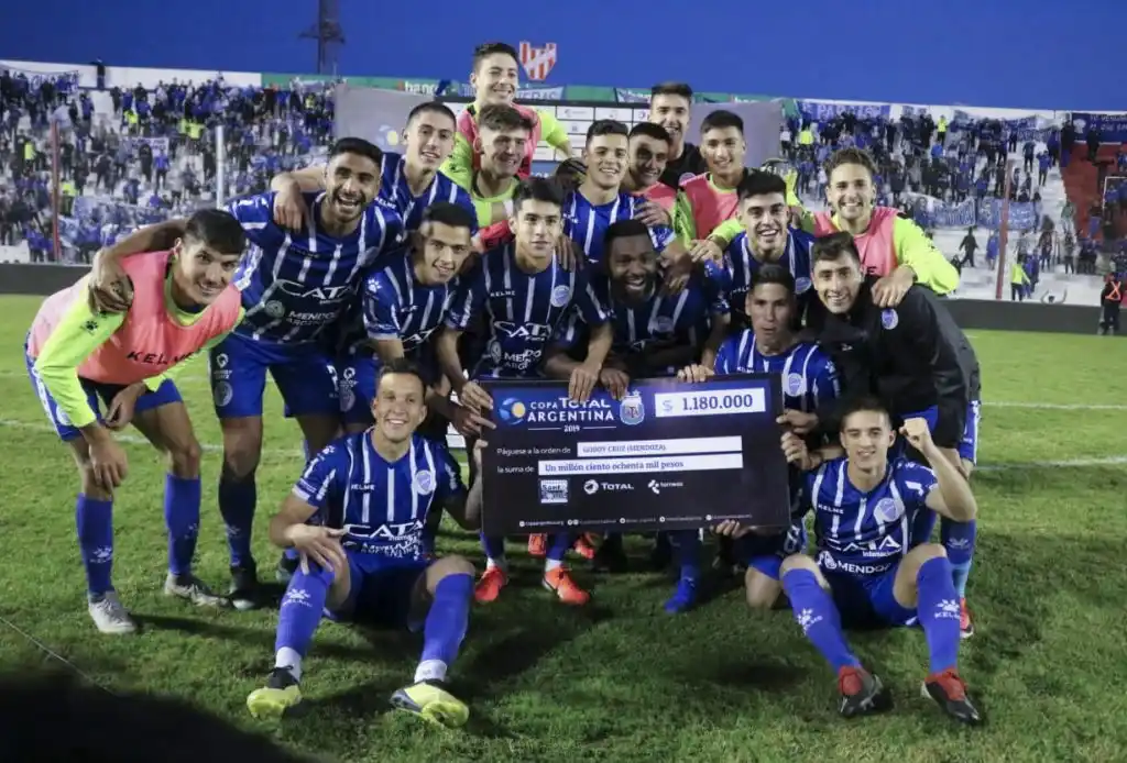 Godoy Cruz aprovechó la impericia de Huracán