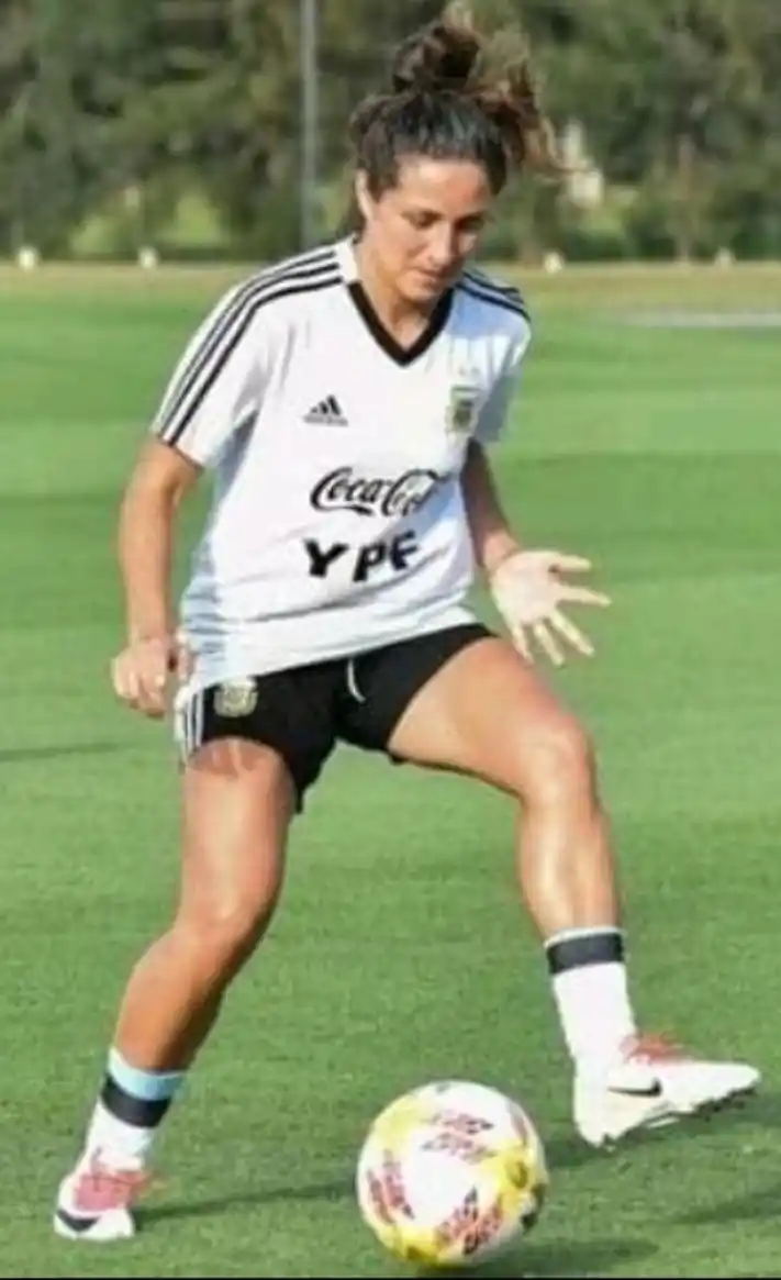 Romina Núñez se entrena en la selección.