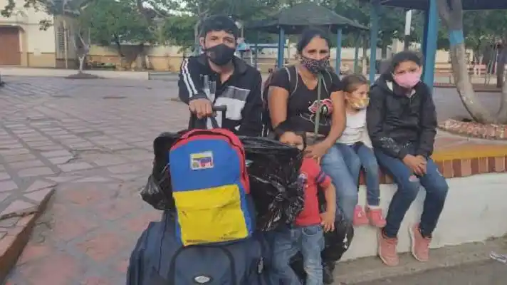 SIN MIEDO a la pandemia: caminantes venezolanos retornan a Colombia