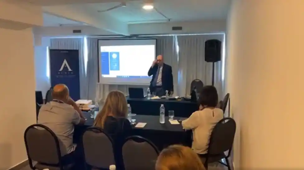 Crespenses en el primer Congreso de Odontología Láser del país