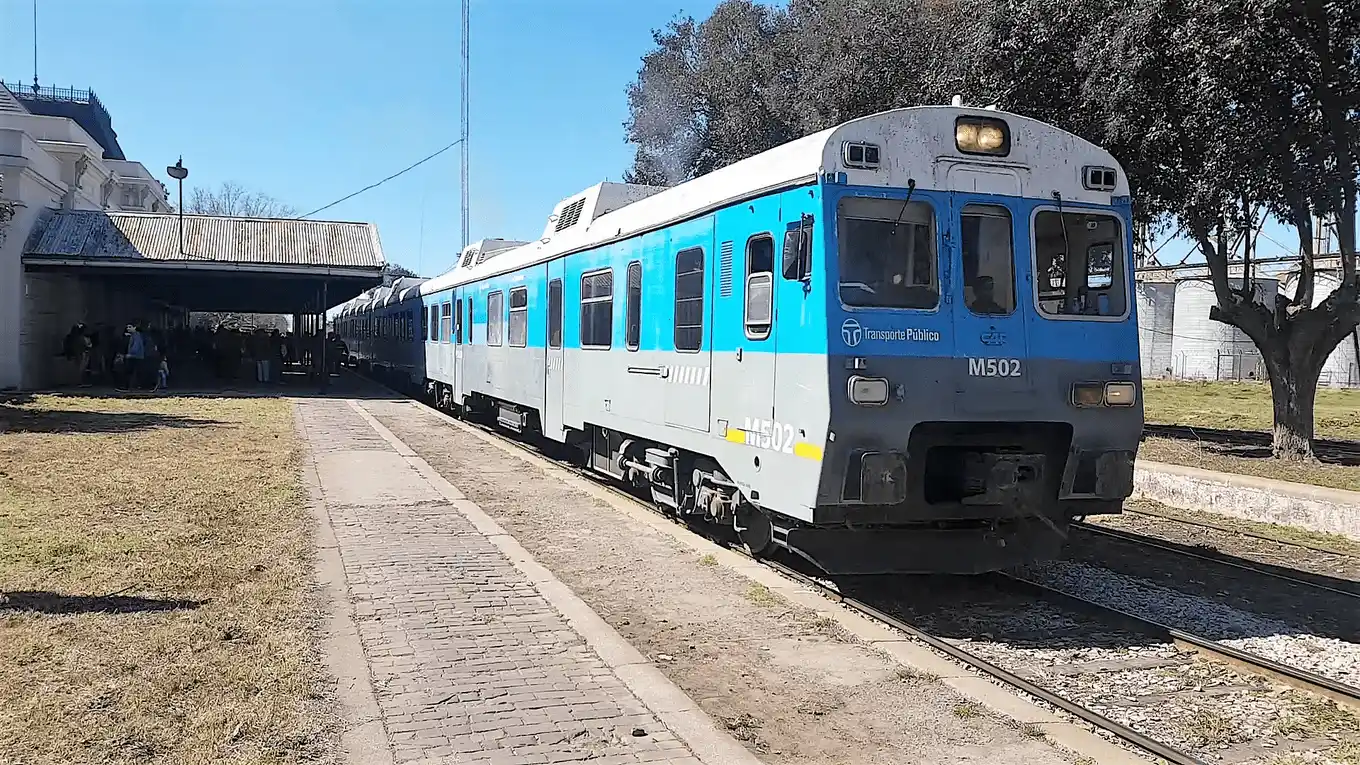 Tras la vuelta del tren a Bragado, ahora el Intendente Barroso pide que llegue a 9 de Julio