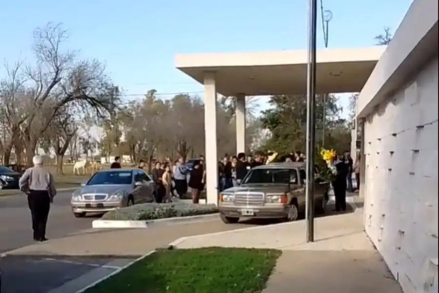 Despidieron al hombre fallecido tras una discusión familiar: “El daño que me hicieron al ver a mi nieto llorar a su papá”