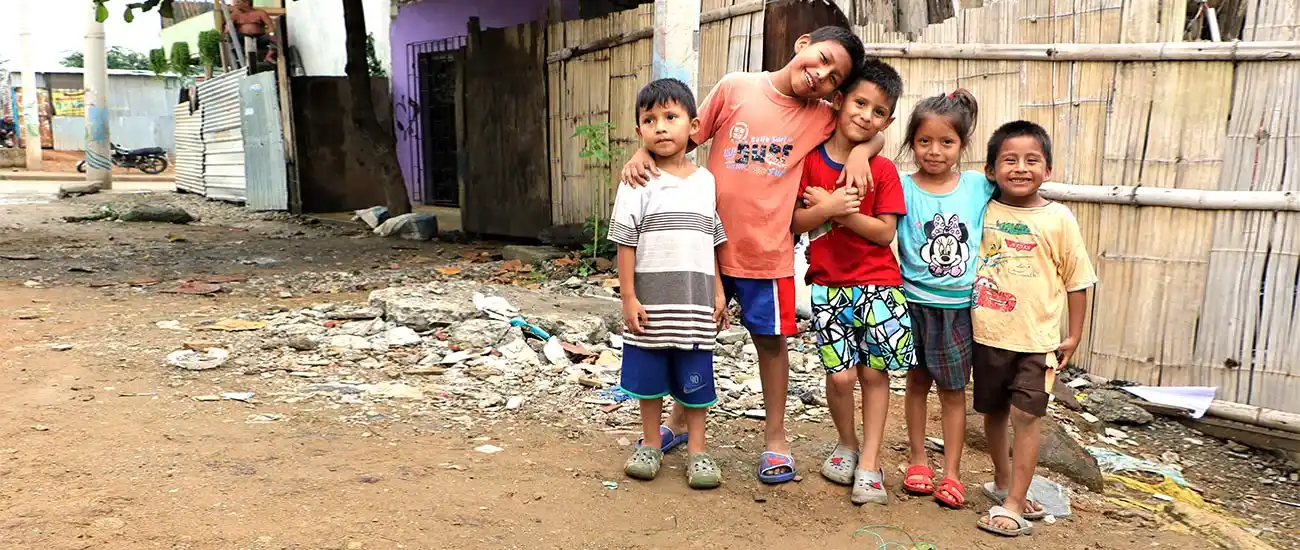 Una se va, la otra se queda