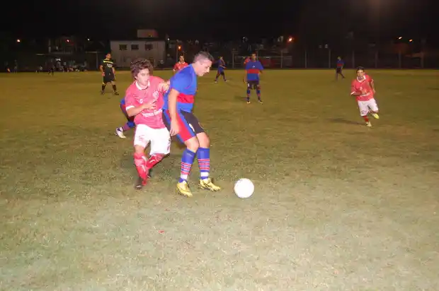 Central Larroque goleó a Sud América en el cierre de la primera fecha