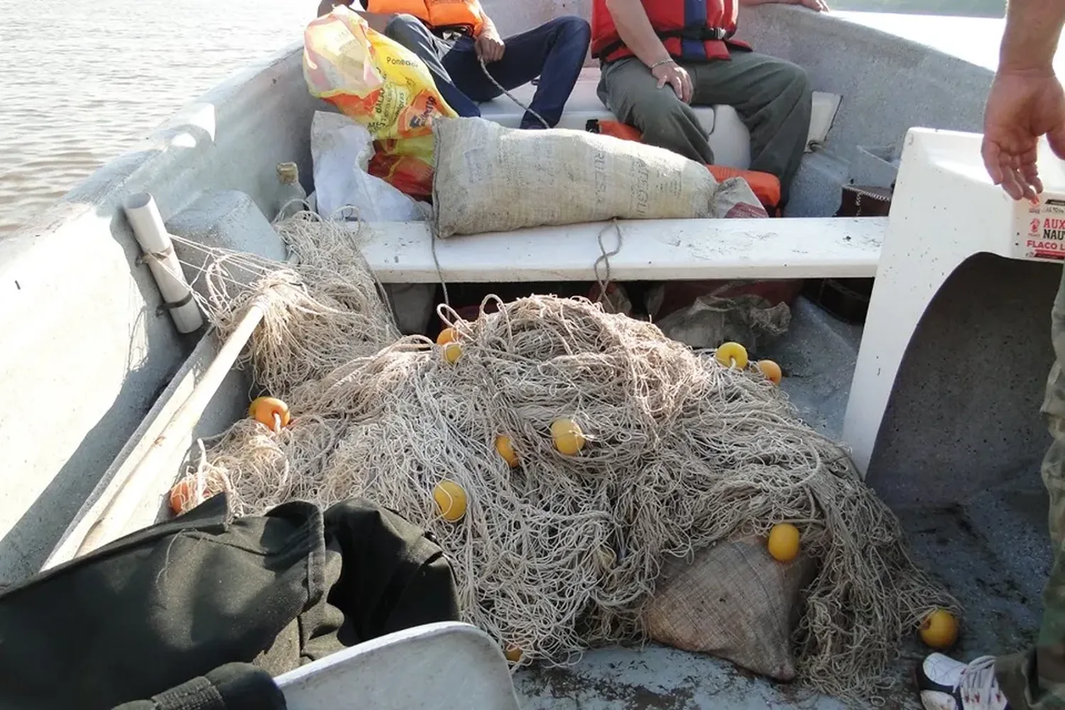 Secuestraron mallas y una gran cantidad de peces resultado de una pesca ilegal