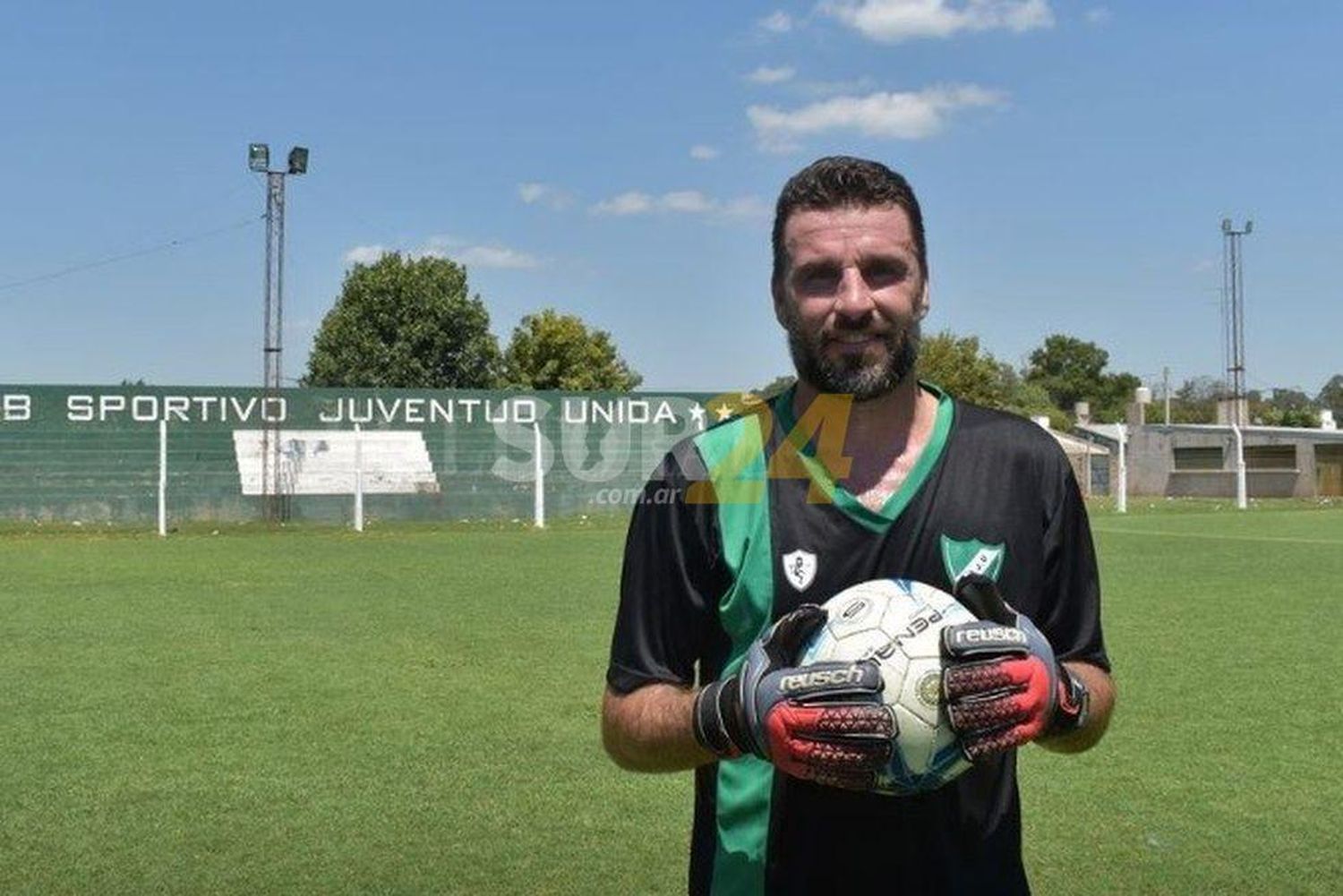 No se rinde: a punto de cumplir 46, Laureano Tombolini vuelve a calzarse los guantes