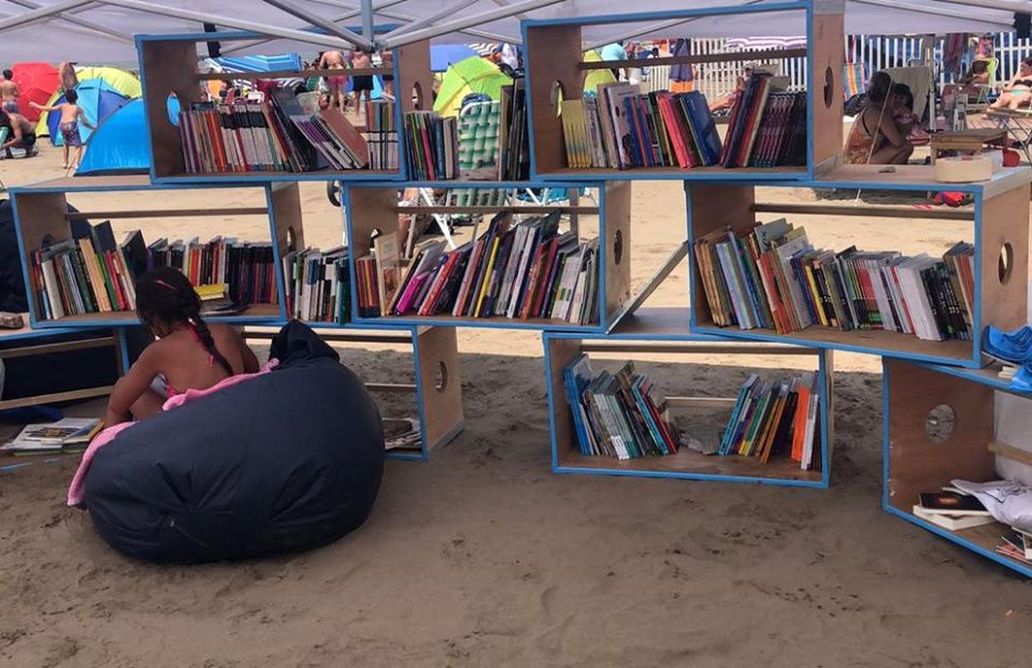 El Plan Nacional de Lecturas comenzó en Mar de Ajó su "gira" por la costa