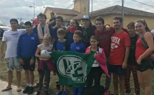 Nadadores de IAE Club con marca para los nacionales
