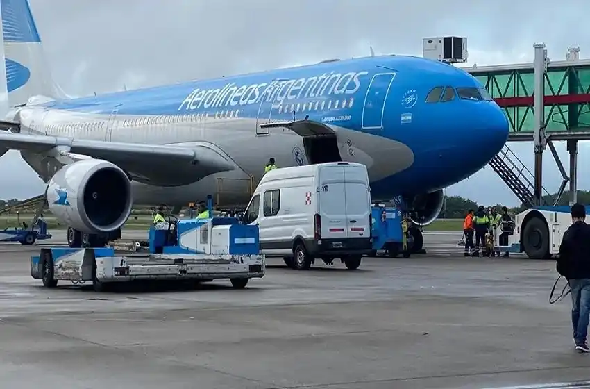 Murió por coronavirus, su familia lo ocultó y su cuerpo fue repatriado en un avión de Aerolíneas Argentinas