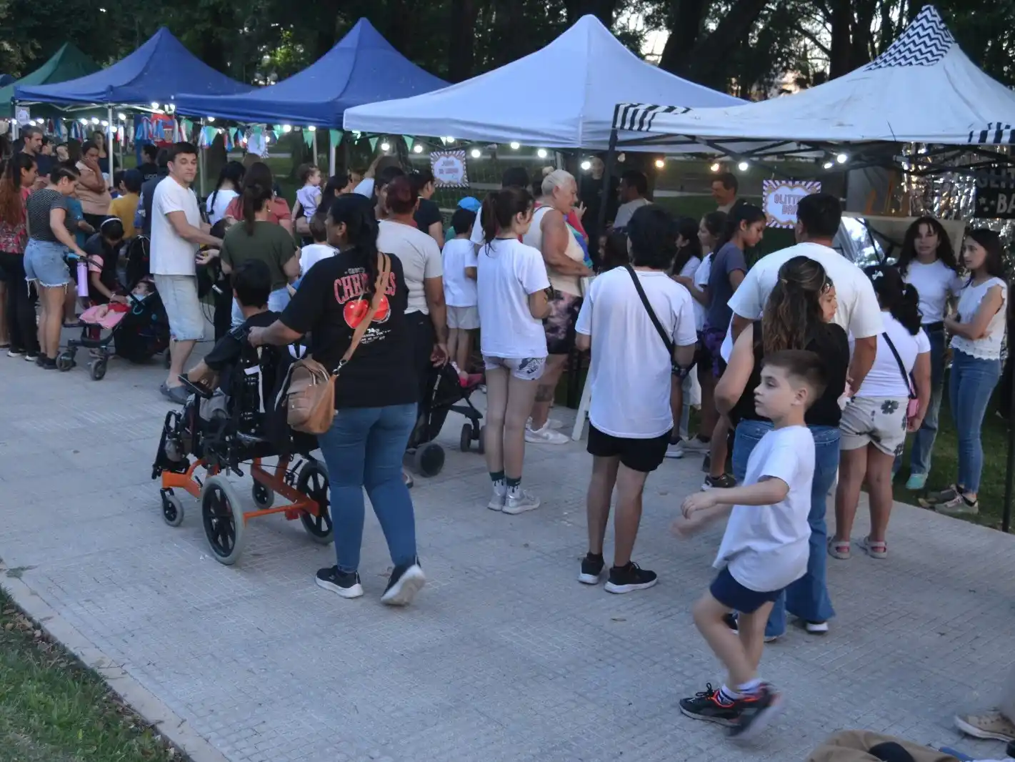 Con gran éxito se desarrolló la cuarta kermes de Lucecitas