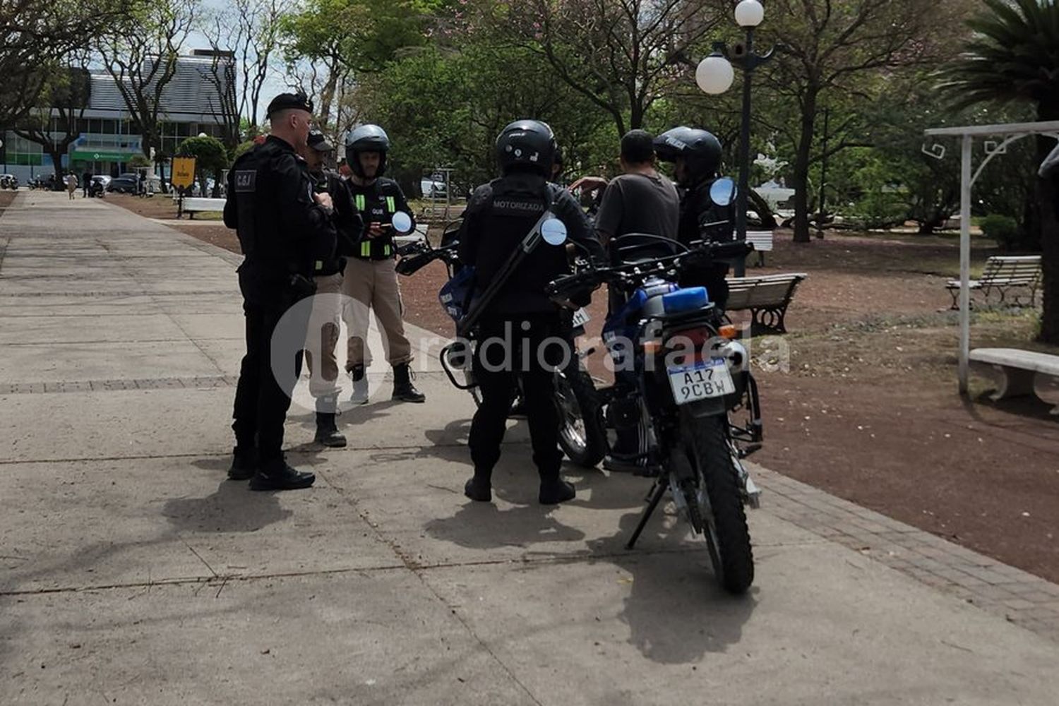 Intenso operativo de identificación de "trapitos" en pleno centro: trasladaron a un masculino a comisaría