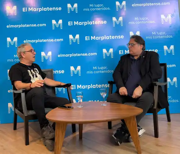 Alejandro Placé: “Cada espectáculo, canción que escribo, está el es el nieto de “pichina”. Es un orgullo y un legado”