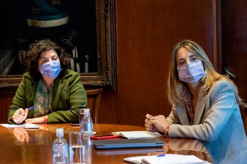 Vizzotti se reunió en Londres con funcionarios  para intercambiar experiencias