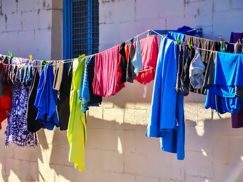 Siete trucos infalibles para secar la ropa dentro de casa y evitar el olor a humedad