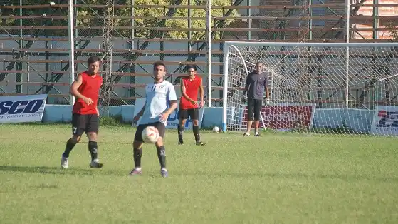 Con la vuelta de Bonzi y Pereyra, Juventud piensa en Gimanasia de Uruguay