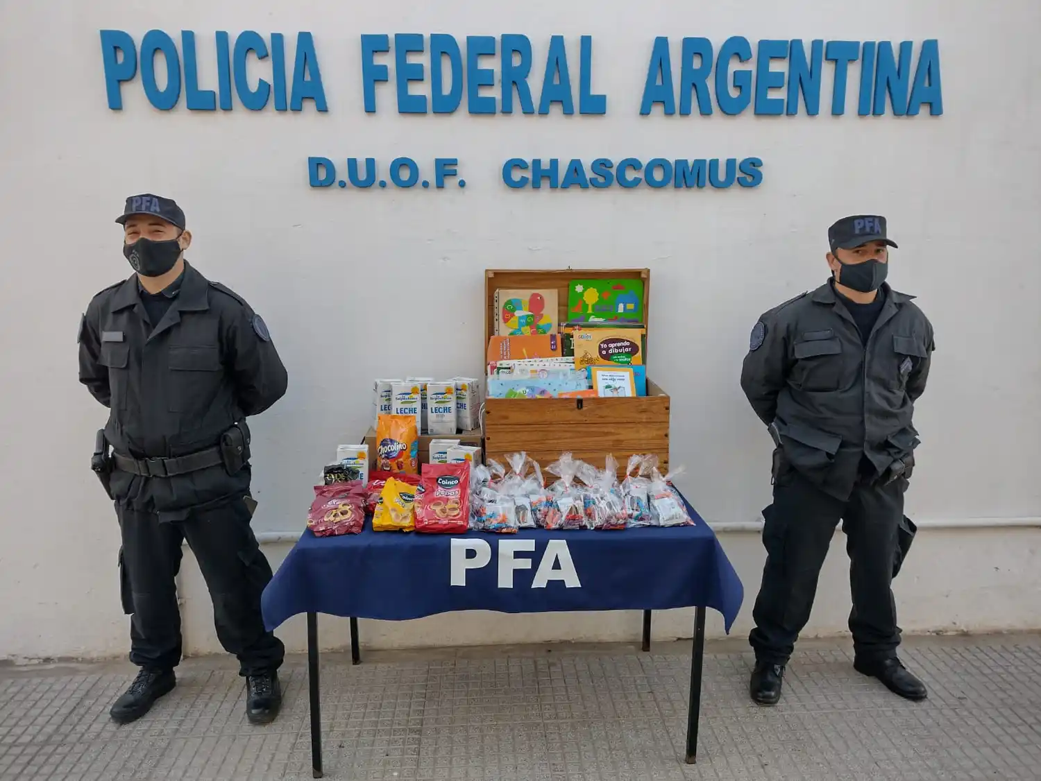Chascomús: la Policía Federal Argentina celebró el Día de las Infancias junto a los chicos de la Escuela N° 7 del paraje Adela