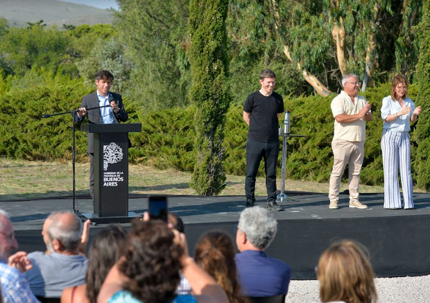 Kicillof en Tornquist: "Superamos en un 8% la temporada de verano anterior", valoró el gobernador