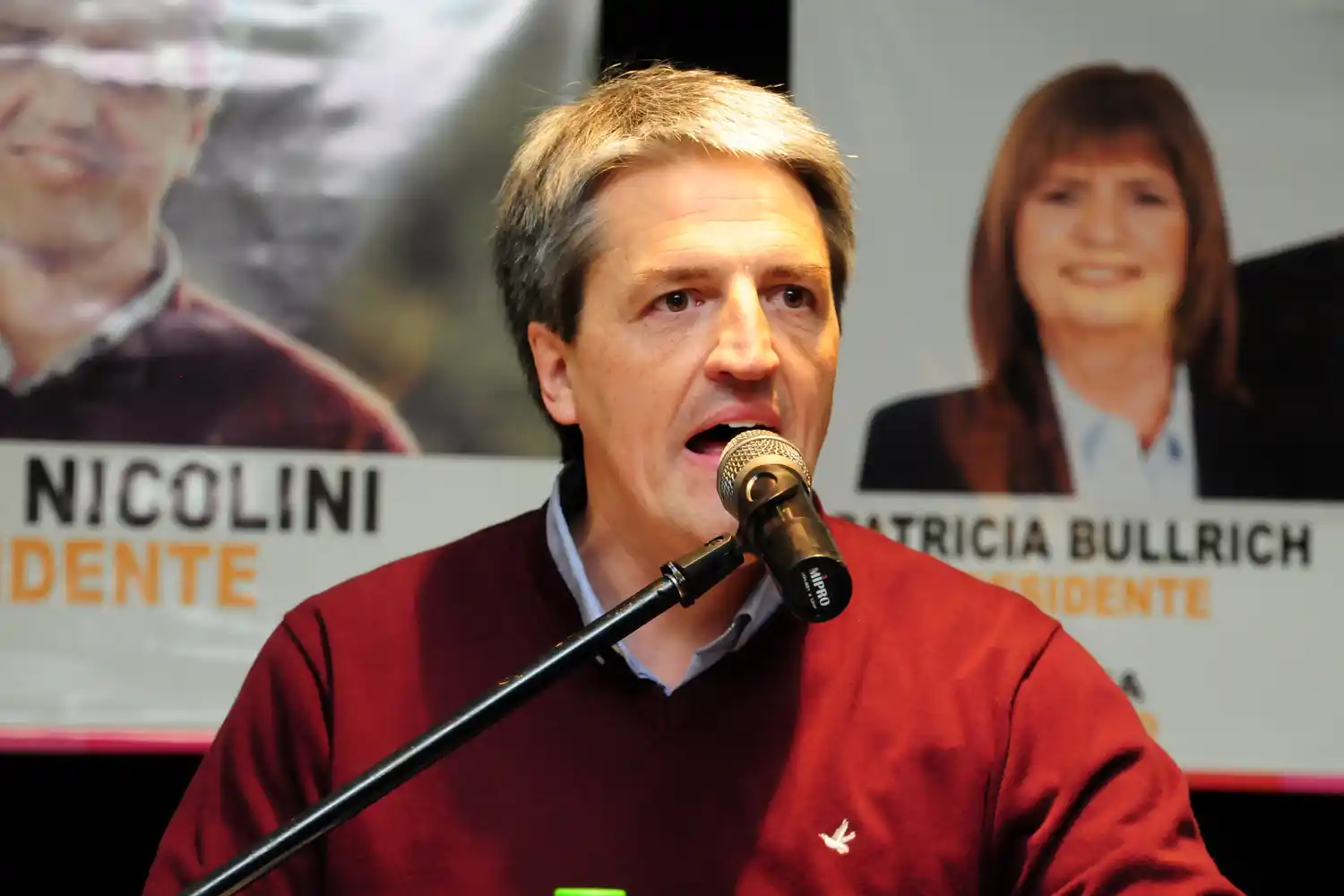 “Hoy, junto a un gran equipo, somos cerebro y corazón de la alternativa a un gobierno que busca perpetuarse indefinidamente”, refirió el precandidato.