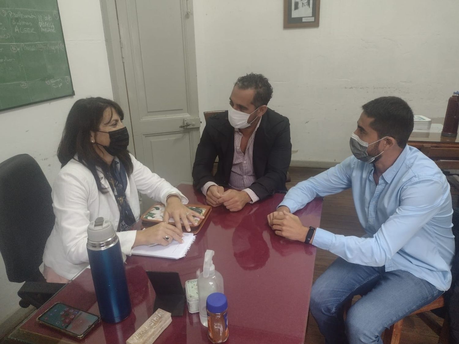 Vacunarán con dispositivos móviles en las escuelas