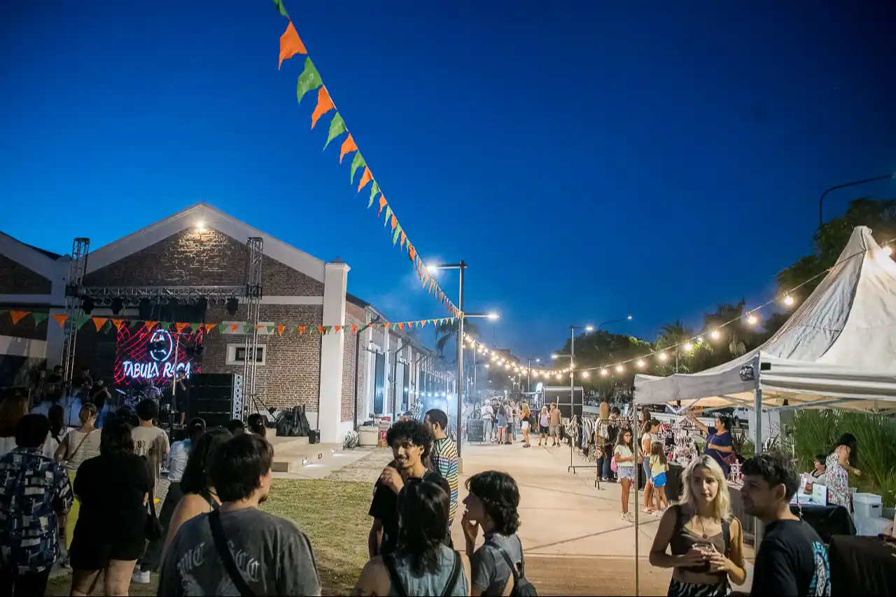 Arte Joven tuvo una exitosa apertura del año en el Centro Cultural Juan L. Ortiz