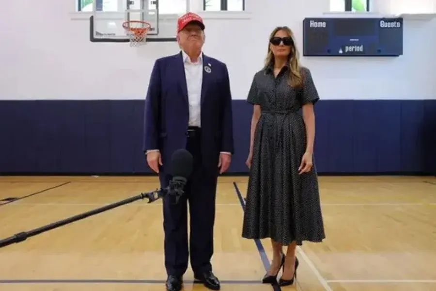Al votar en Florida, Trump dijo que reconocerá una derrota si la elección es "justa"