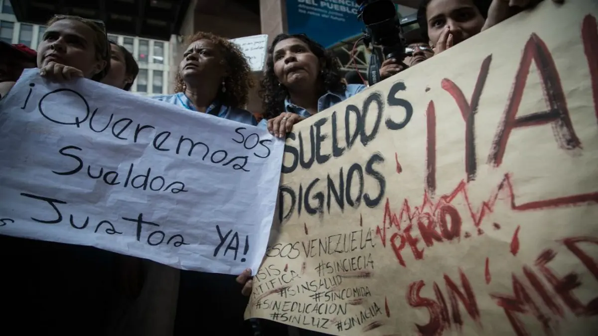 TRABAJADORES NO DEJAN de reclamar: 56 protestas por «sueldos dignos» se han registrado en un mes