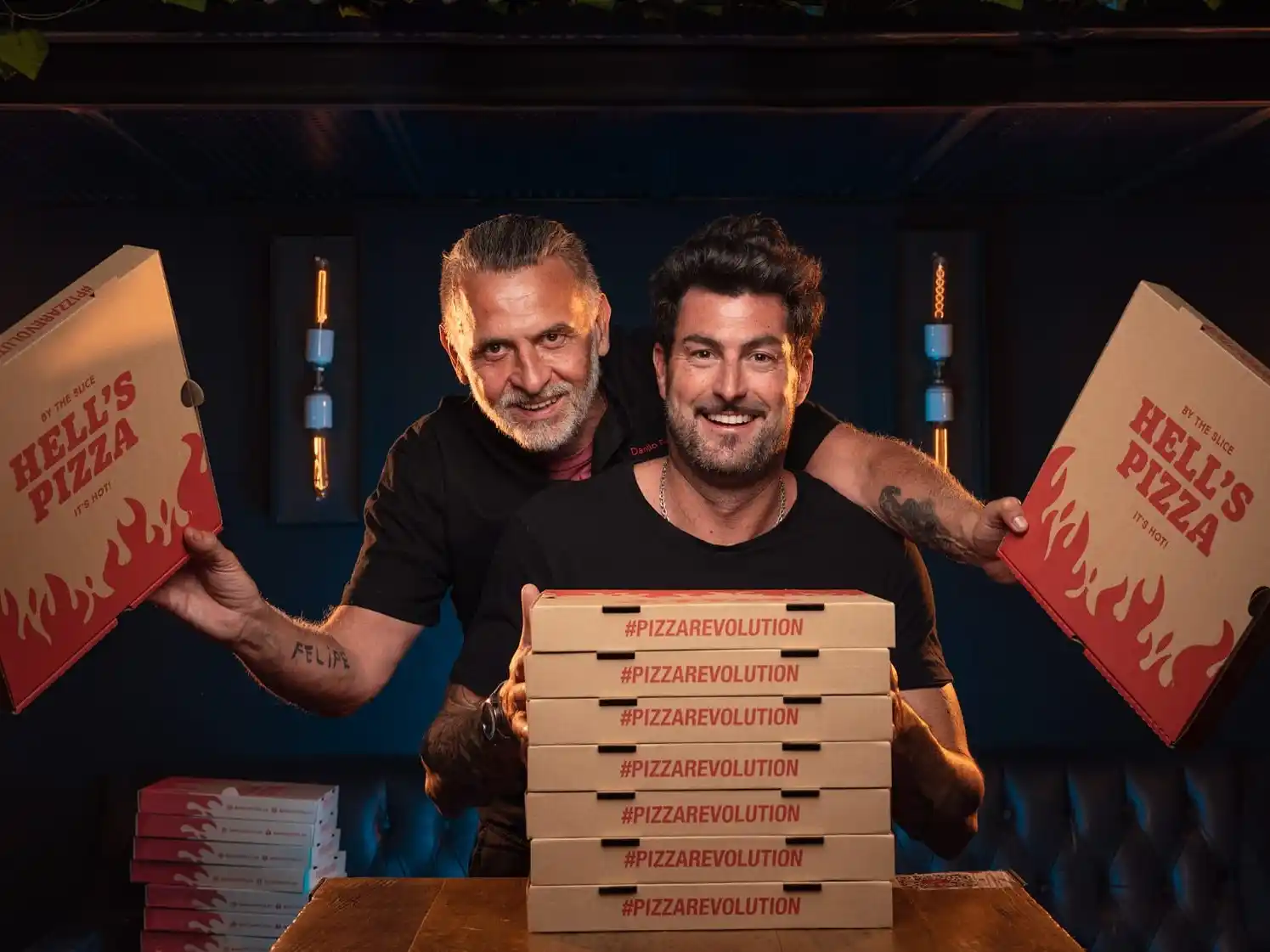 Danilo Ferraz junto a su socio, los creadores detrás de "HELL'S Pizza"