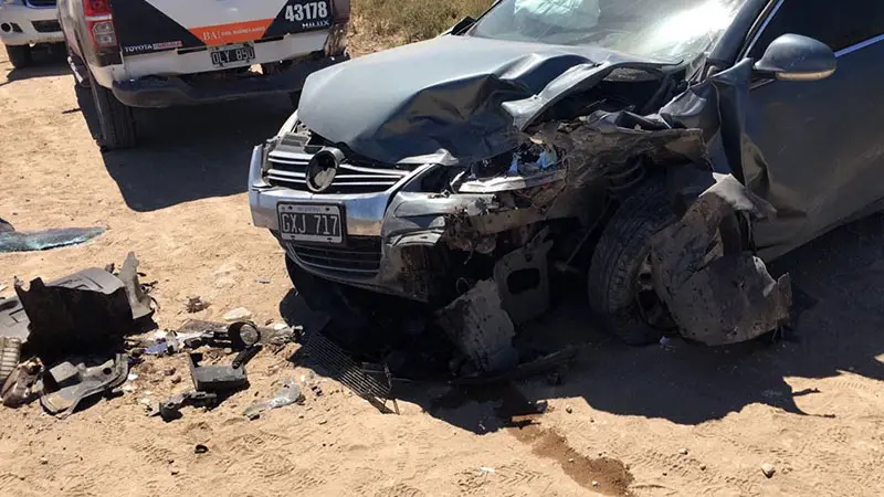 Hubo cinco heridos en un choque frontal entre dos autos en 98 y 139