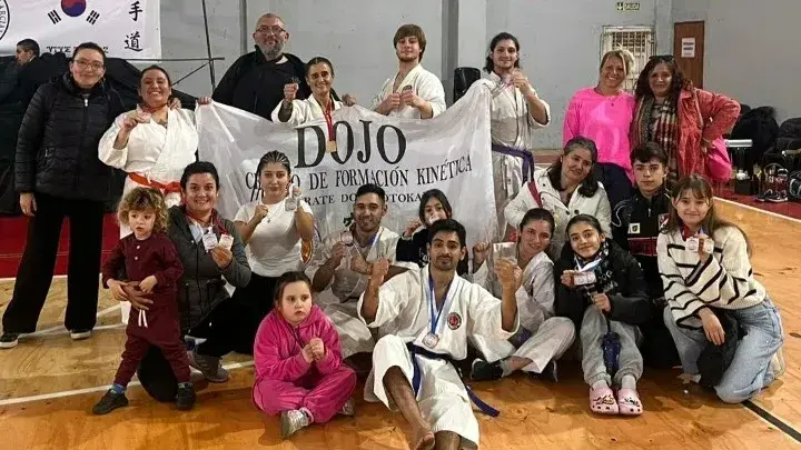 La Escuela SKIF Necochea tuvo un gran paso por la Copa AKAM de Mar del Plata