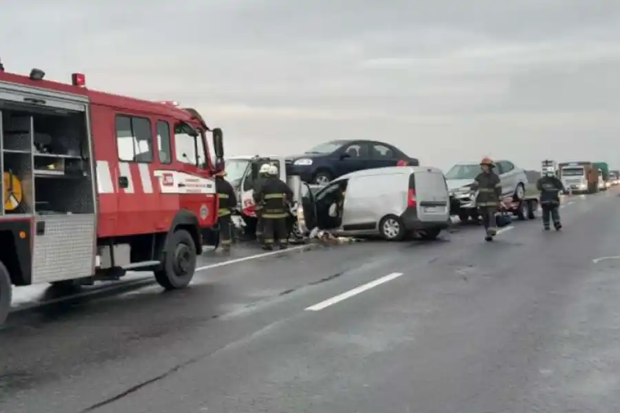 Impactante choque frontal en Ruta Nacional 7: hay dos personas heridas
