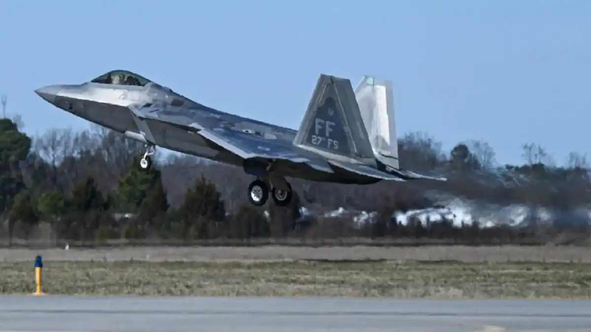 ¿MÁS GLOBOS CHINOS? EE.UU. derriba otro «objeto sin identificar» sobre Canadá