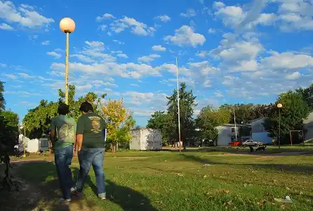Vecinos del Barrio 348 volvieron a pedir por mantenimiento de luminarias