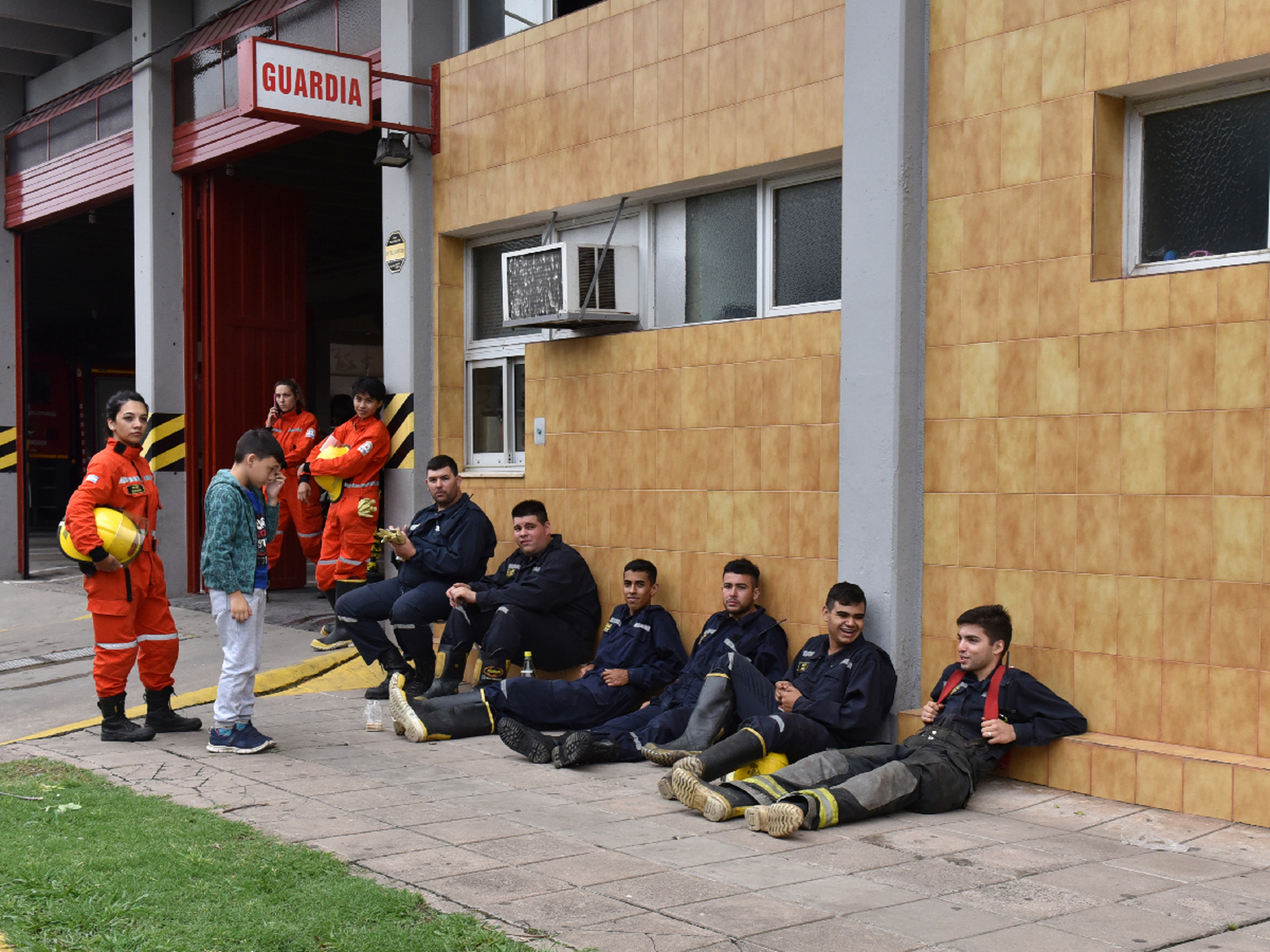 Bomberos convocan a vecinos para la limpieza de la costanera