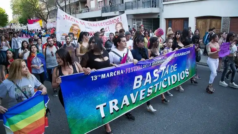 Rosario marchó contra los travesticidios
