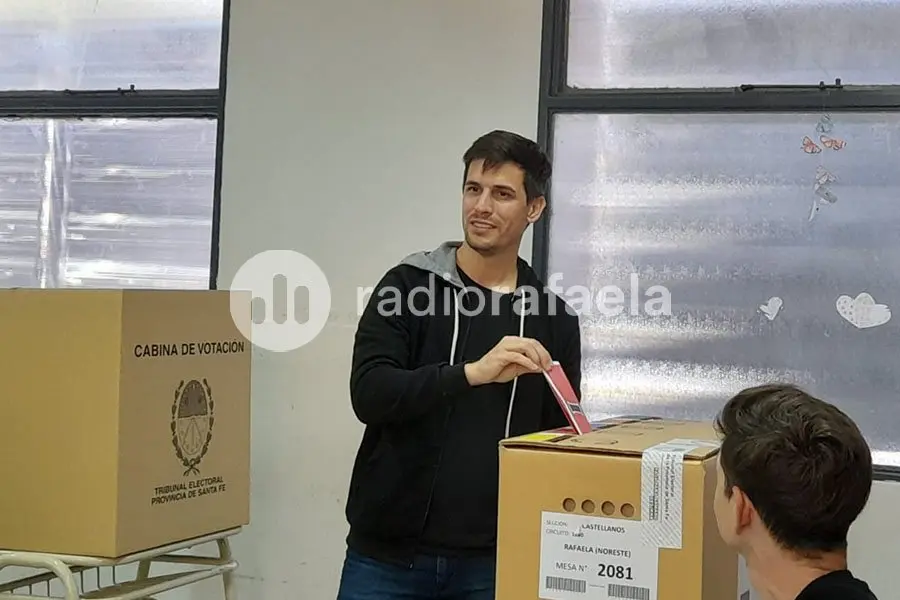 Ya emitió su voto el candidato a Intendente Leo Viotti