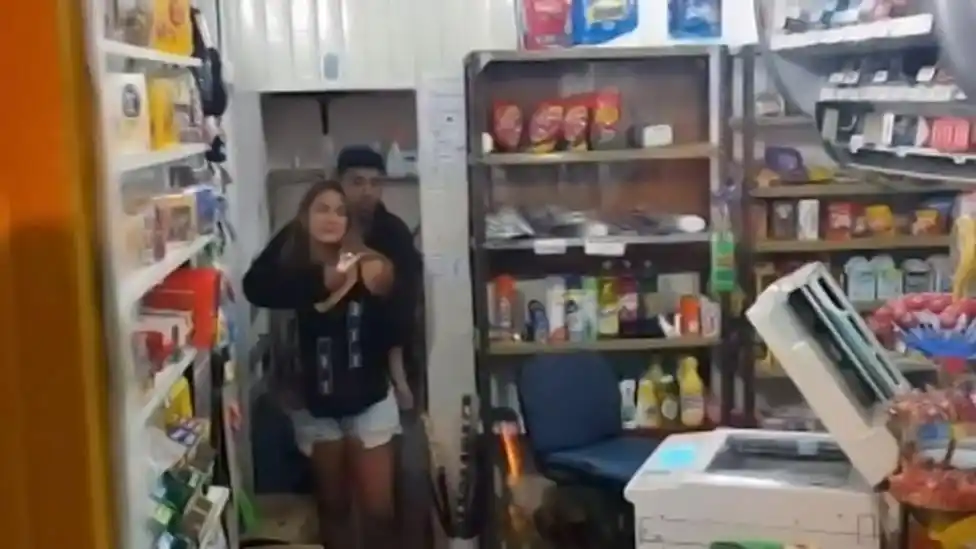 Video: Fue a ver al Indio a Tandil, robó y tomó a una rehén en un kiosko