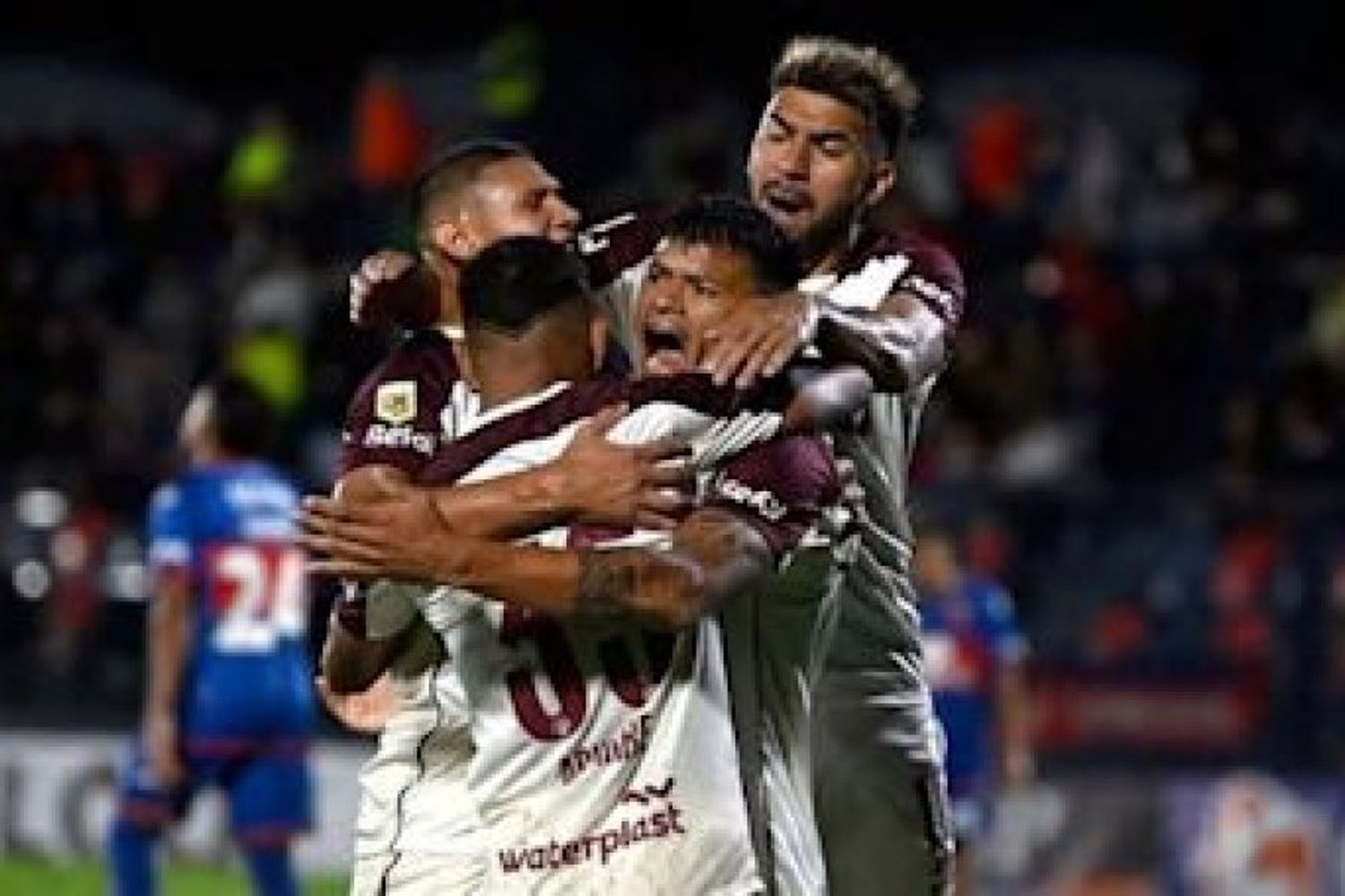 Triunfazo de Lanús bajo la lluvia ante Tigre